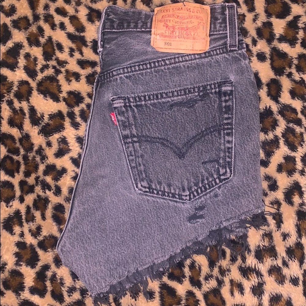 Levi’s High Waisted Black Jean Shorts - Vintage - Picture 2 of 2